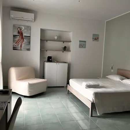 Bed & Breakfast Casa Emy 4*