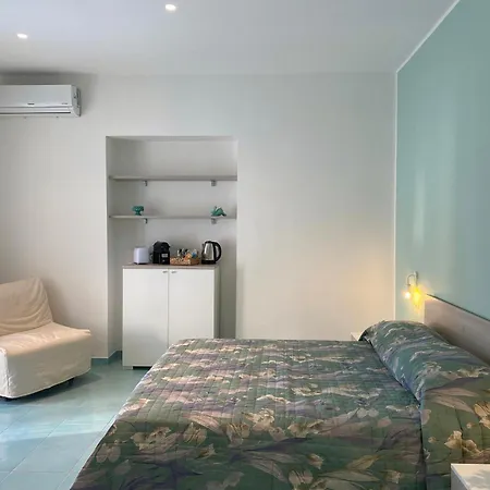 Casa Emy Bed & Breakfast 4*