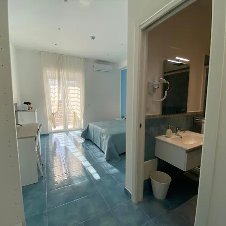 Casa Emy Bed & Breakfast 4*